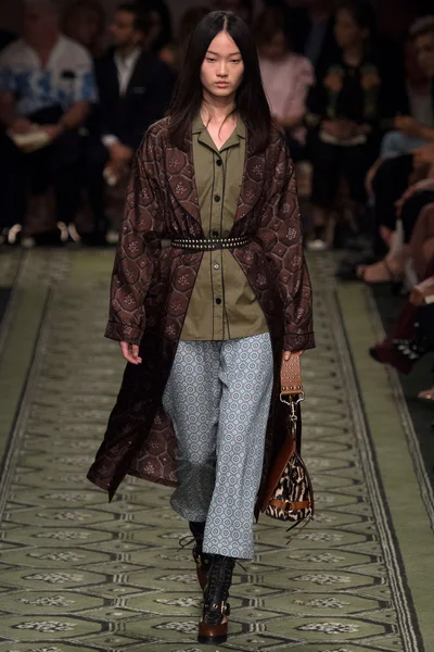 Look 33